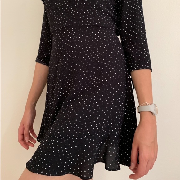 Gorgeous Black Dress with STARS Pattern - Picture 2 of 5
